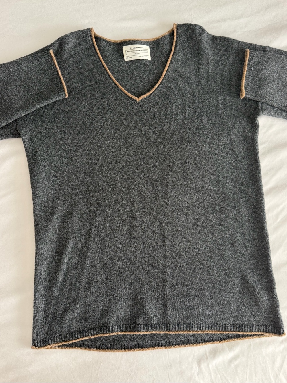 REI Co-Op 100% Lambs Wool Charcoal Gray Tan Contrast Trim V-Neck Sweater Unisex